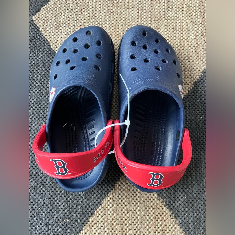 Boston Red Sox Navy Crocs women’s 6-7